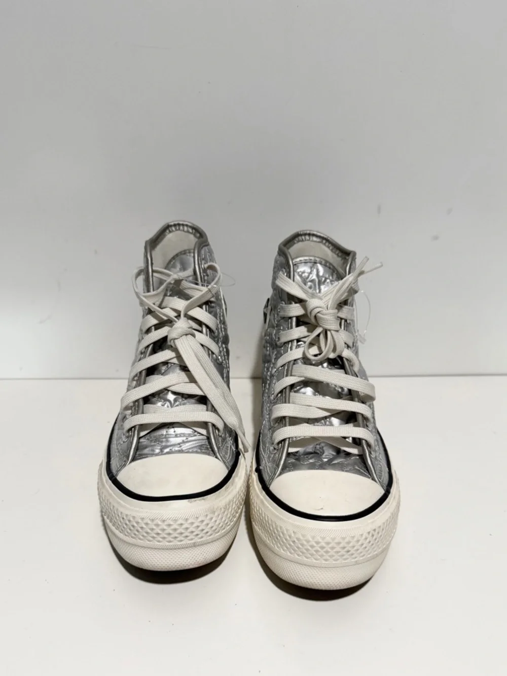 Converse metallic silver
